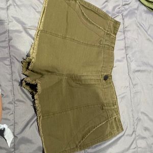 Used once green cargo shorts, tooo big though for me